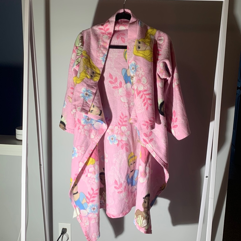 Brand:Disney Princess Size:6 toddlers girl It’s in a good enough condition